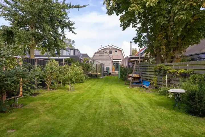 Twee-onder-één-kap te koop: De Buurt 109, De Buurt Venhuizen
