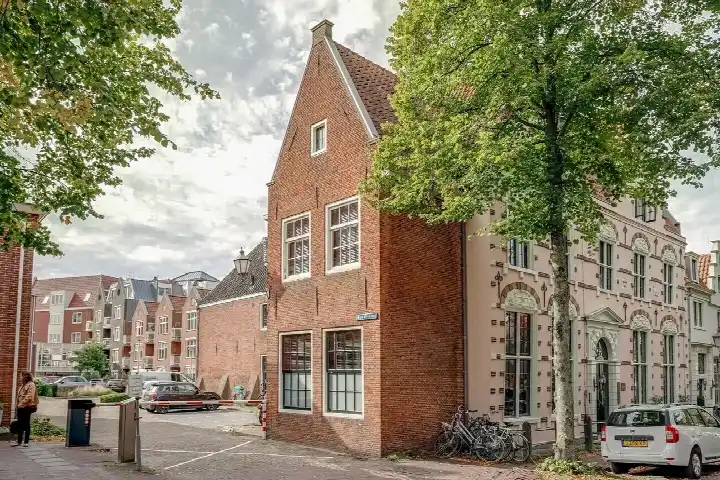 Studio for sale: De Driestal 20, Binnenstad - Buurt 10 02 Hoorn
