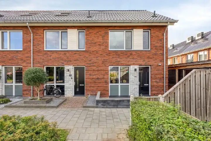 Corner house for sale: de Erker 24A, Vervoornepolder noord Werkendam