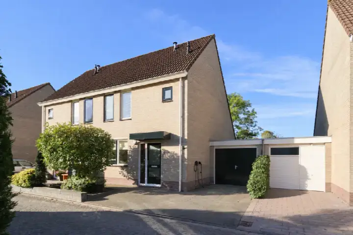 Terraced house for sale: De Friso 7, De Folgeren noord Drachten