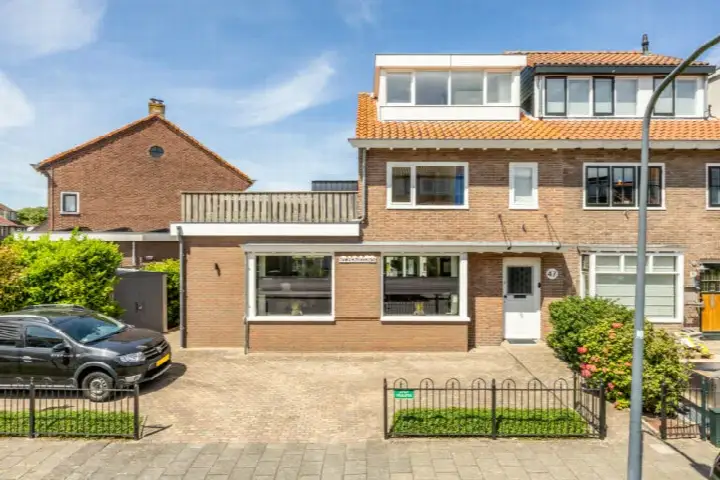 Hoekwoning te koop: De Genestetstraat 47, Van Zeggelenbuurt Haarlem