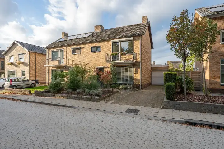 Semi-detached for sale: De Gronckelstraat 10, Limbricht Limbricht
