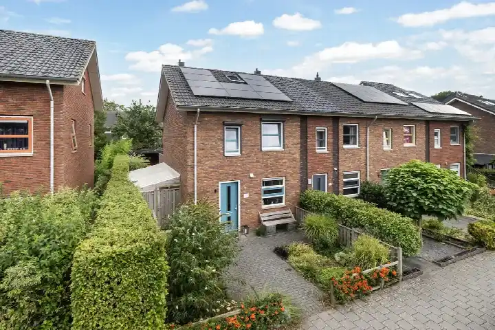 Corner house for sale: De Grutto 52, De Oeverloperwijk Dronten