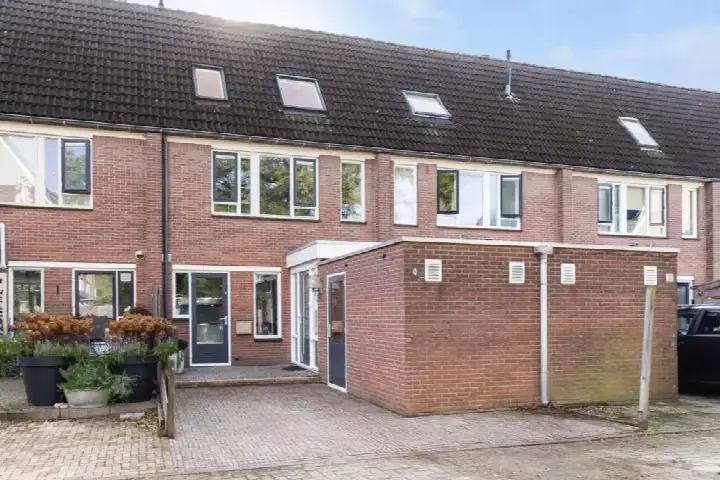 Tussenwoning te koop: De Haardstede 9, De Heeze Apeldoorn