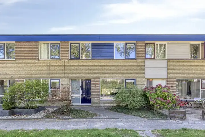 Tussenwoning te koop: De Hage 8, De Venen centrum Drachten