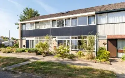 Tussenwoning te koop: de Hazelaar 4, Roden Roden