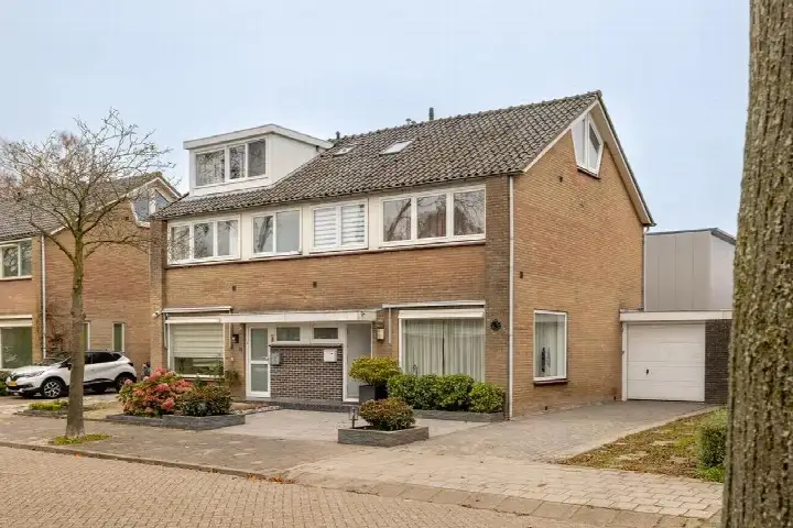 Terraced house for sale: De Heining 35, Zwanenburg West Zwanenburg