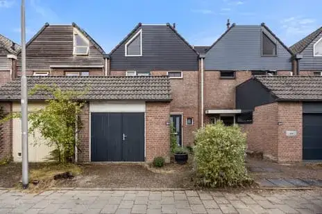 Terraced house for sale: de Hoefkamp 1044, De Kamp Nijmegen