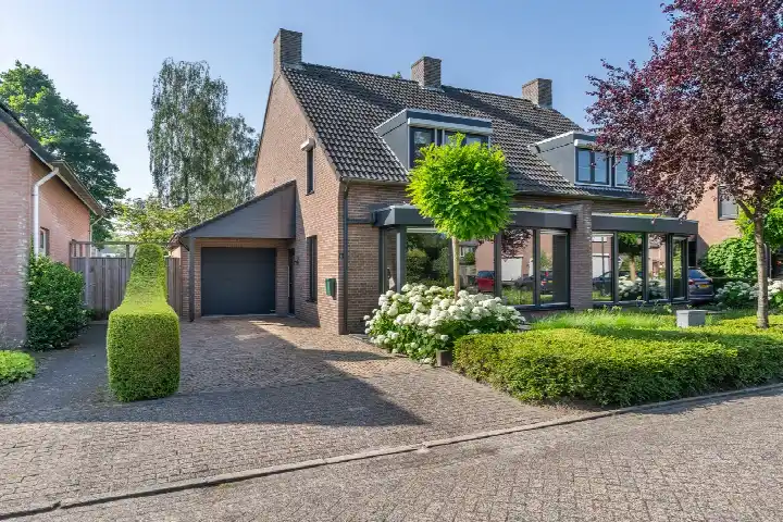 Twee-onder-één-kap te koop: De Hoefsmid 8, Venkant, Beekkant en Beekvliet Sint-Michielsgestel