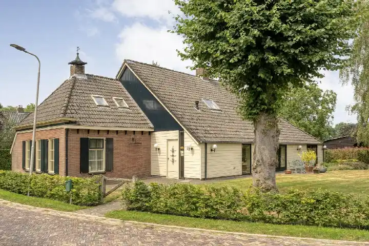 Detached house for sale: De Hoek 9, Vledder Vledder
