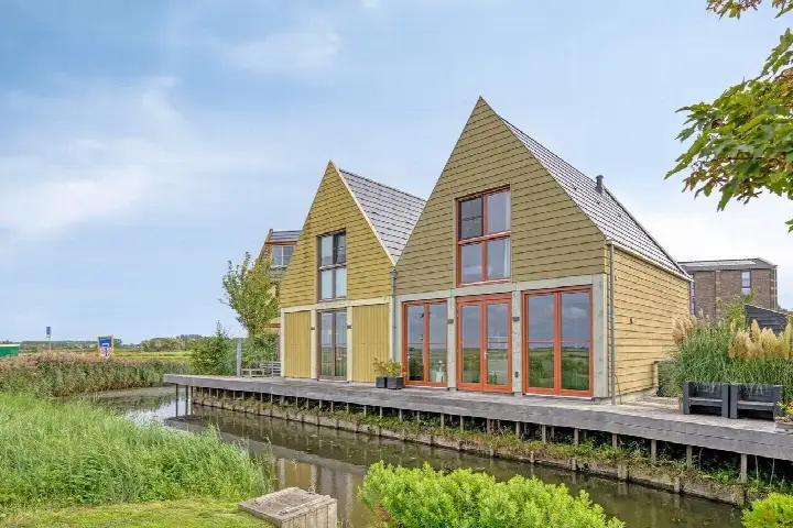 Semi-detached for sale: De Jonge Prins 16, Zaanse Schans Zaandam