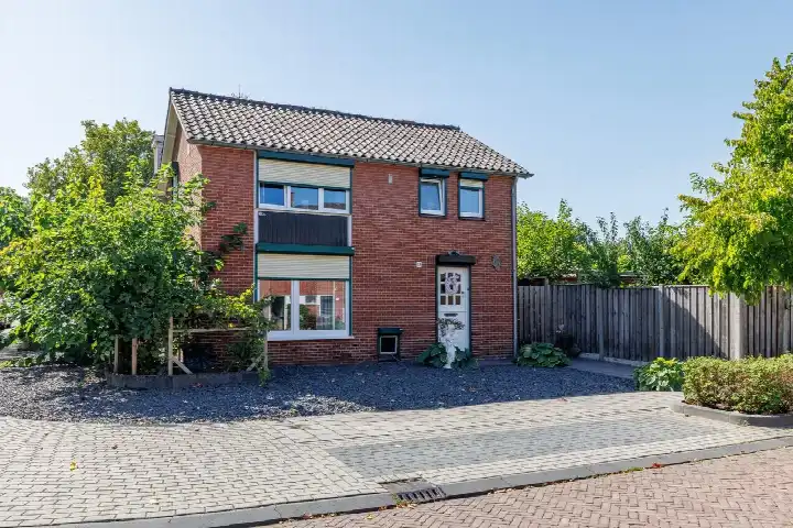 Detached house for sale: De Kaempe 18, De Lage Es Rijssen
