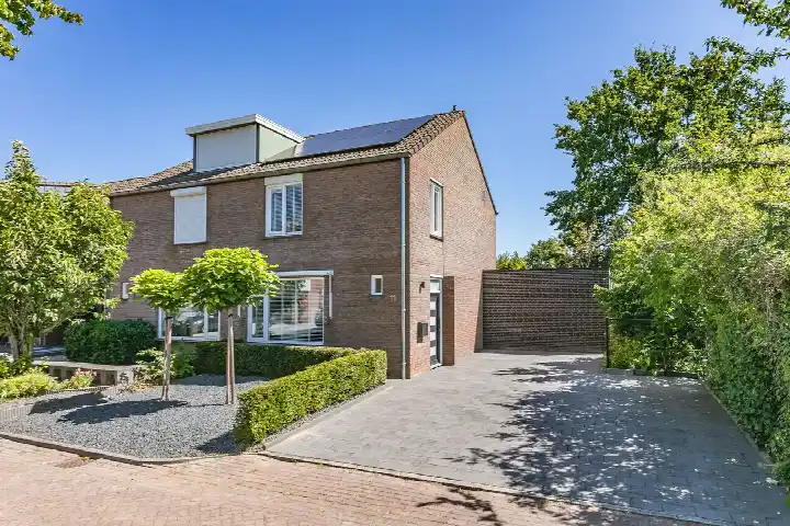 Hoekwoning te koop: De Kloes 11, Hommert (gedeeltelijk) Amstenrade