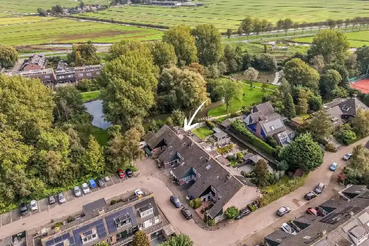 Tussenwoning te koop: De Krommert 113, De Watering Oosthuizen