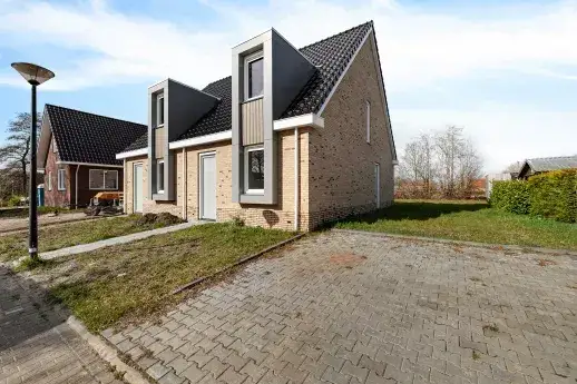 Twee-onder-één-kap te koop: De Kromten 2, Waskemeer Waskemeer