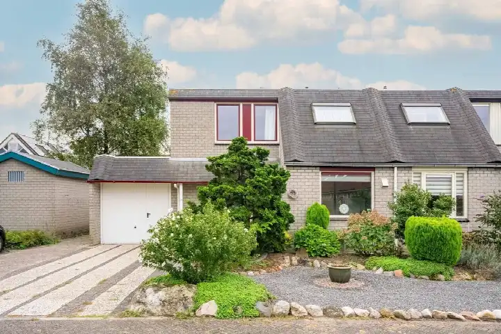 Hoekwoning te koop: De Landauer 56, De Baan Biddinghuizen