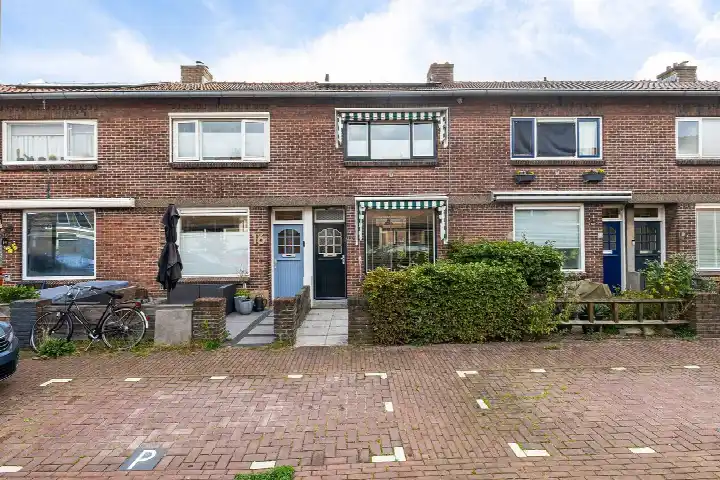 Tussenwoning te koop: De Langestraat 14, Nieuwe Sloot Alphen Aan Den Rijn