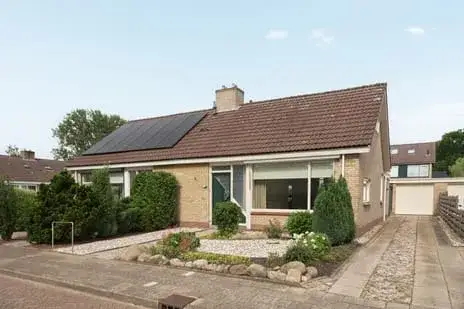 Twee-onder-één-kap te koop: De Meente 6, Joure, Zuiderveld Joure