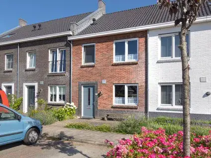 Tussenwoning te koop: De Meutelaer 21, Stellendam centrum Stellendam