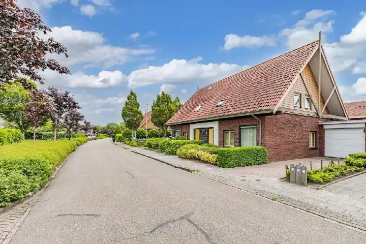 Twee-onder-één-kap te koop: De Mielgong 13, Mantgum Mantgum