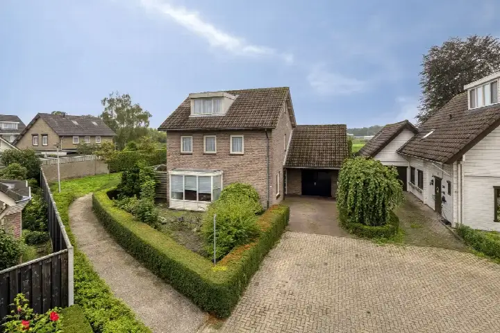 Vrijstaande woning te koop: De Omloop 8, Elshout Elshout