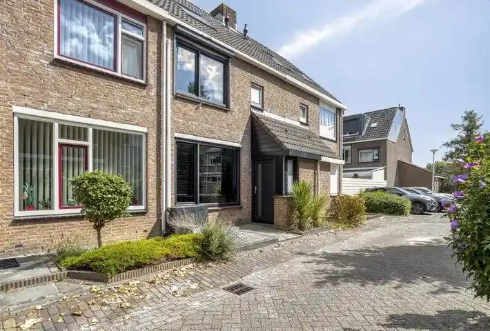Tussenwoning te koop: De Panneboeter 7, Krommeweg-Zuid Hendrik-Ido-Ambacht