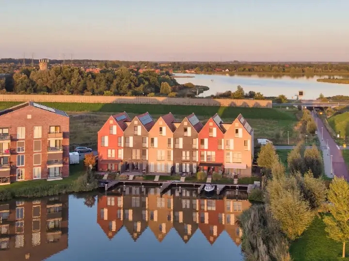 Terraced house for sale: De Pols 22, Wiarda Leeuwarden