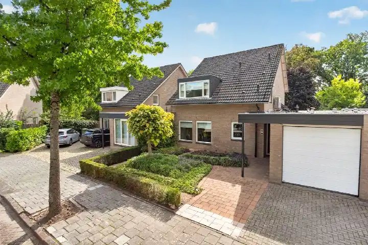 Tussenwoning te koop: De Regge 23, Kerkdorp Acht Eindhoven