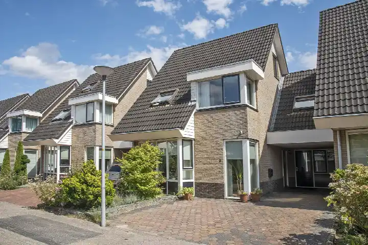 Tussenwoning te koop: De Reuzenstern 3, Huttenveld Almelo