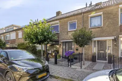 Hoekwoning te koop: De Rijpstraat 4, Zeeheldenbuurt Alphen Aan Den Rijn