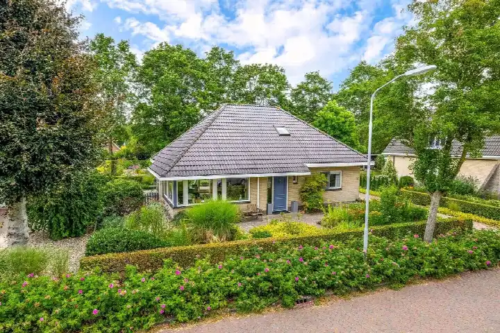Vrijstaande woning te koop: De Rikken 12, Vledder Vledder