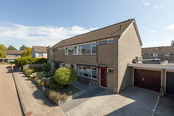 Tussenwoning te koop: De Roeden 21, Bolsward-Noordoost Bolsward