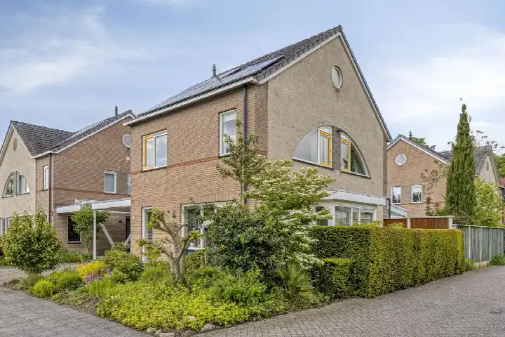Vrijstaande woning te koop: De Rotsduif 33, Huttenveld Almelo