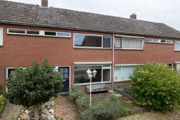 Tussenwoning te koop: De Ruijterstraat 18, Noord-West Groenlo