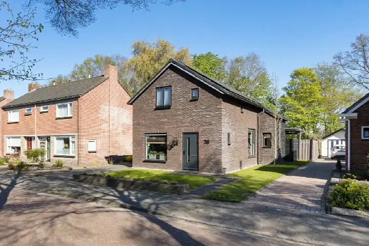 Vrijstaande woning te koop: De Rusken 38, Frieschepalen-Kom Frieschepalen