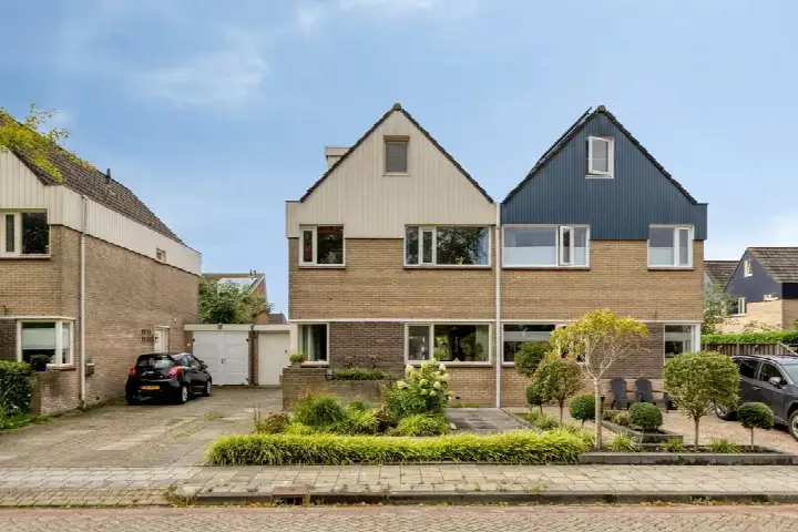 Tussenwoning te koop: De Sânhorst 14, De Rat-Cloosterkamp Ijlst