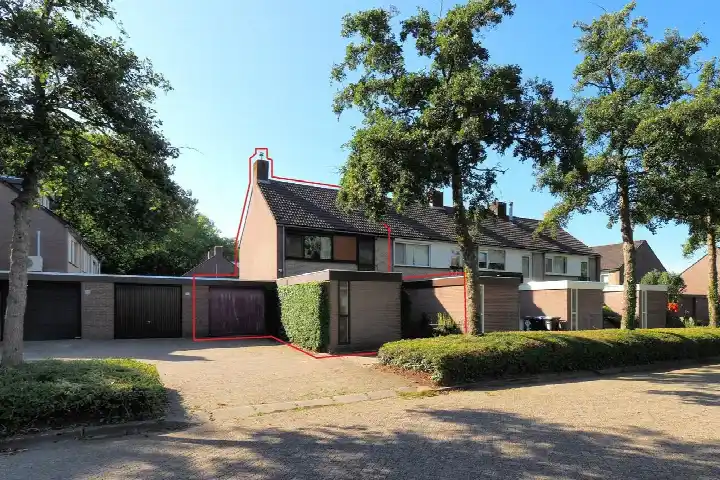 Terraced house for sale: De Savornin Lohmanlaan 82, Staatsliedenbuurt Papendrecht