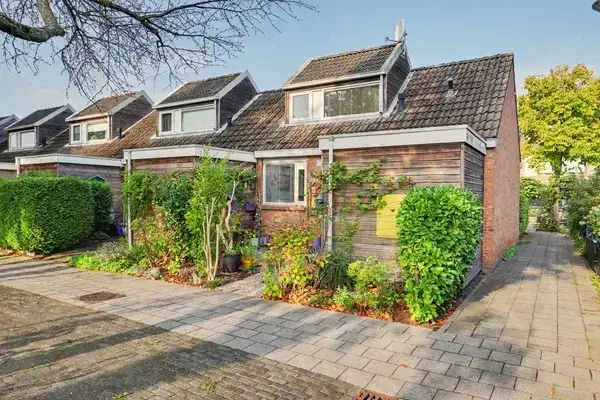 Corner house for sale: De Schutse 15, Dorp Hendrik-Ido-Ambacht