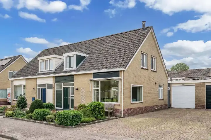 Terraced house for sale: De Slinken 30, Bolsward-Noordoost Bolsward
