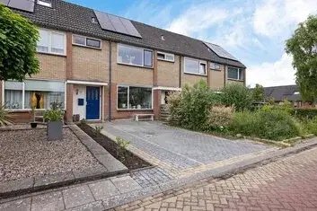 Tussenwoning te koop: De Sluis 41, Centrum Leek en omgeving Leek