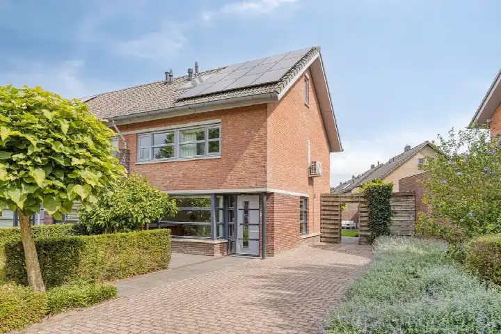 Corner house for sale: De Snieder 64, hartreize Groenlo