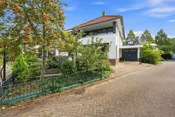 Corner house for sale: De Spil 18, Middelland Alblasserdam