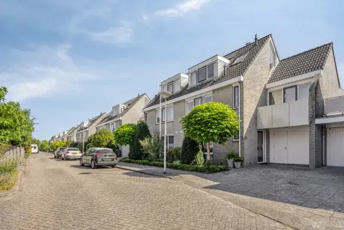 Tussenwoning te koop: De Til 58, Koudekerk aan den Rijn-Zuid Koudekerk Aan Den Rijn