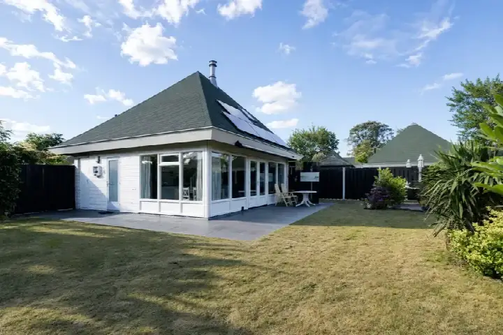 Vrijstaande woning te koop: De Toekomst 132, Ouddorp klepperstee klarebeek Ouddorp