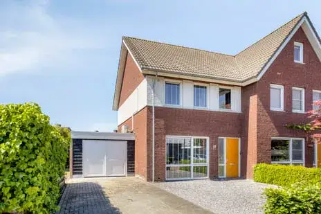 Twee-onder-één-kap te koop: De Uitvang 54, Van den Tillaartstraat e.o. Bergeijk