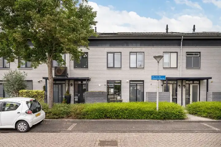 Terraced house for sale: De van der Schuerenmarke 74, Oldenelerbroek Zwolle