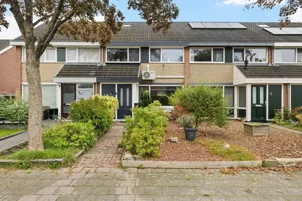 Tussenwoning te koop: De Vang 27, Buitenpost Buitenpost