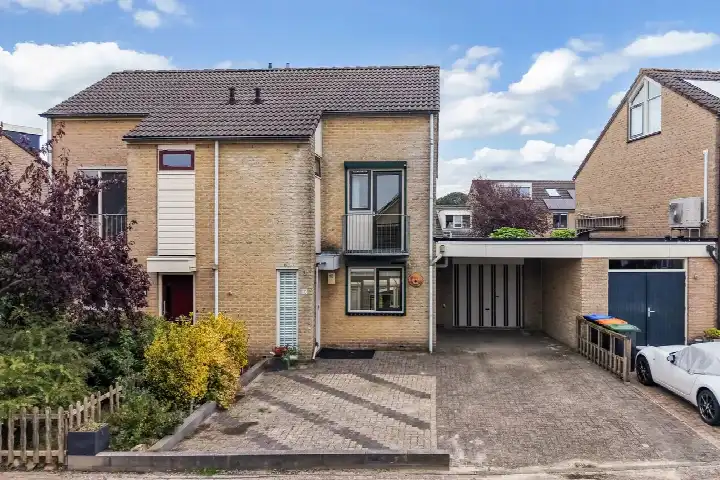 Tussenwoning te koop: De Veluwse Snees 10, De Landmaten Dronten