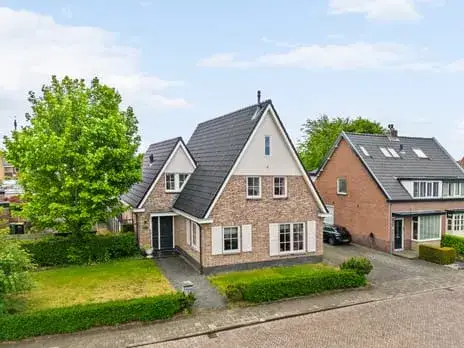 Vrijstaande woning te koop: de Visserstraat 1, Onderwijzersbuurt Heemskerk