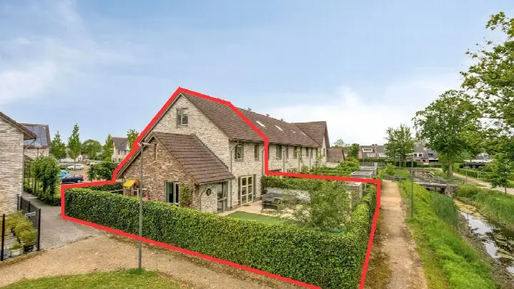 Hoekwoning te koop: De Vrouwehof 18, Leuken Weert